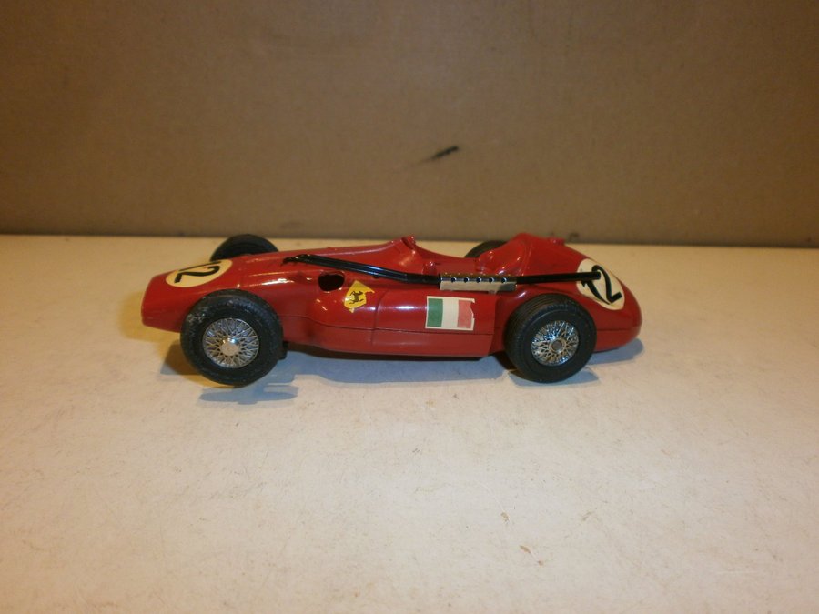 MÄRKLIN SPRINT FERRARI-SUPERSQUALO