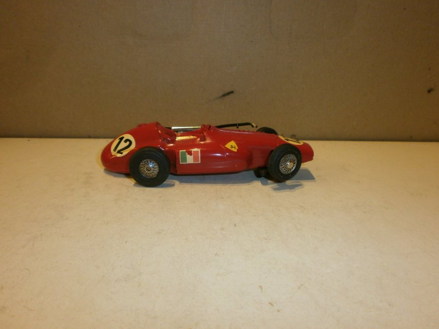 MÄRKLIN SPRINT FERRARI-SUPERSQUALO