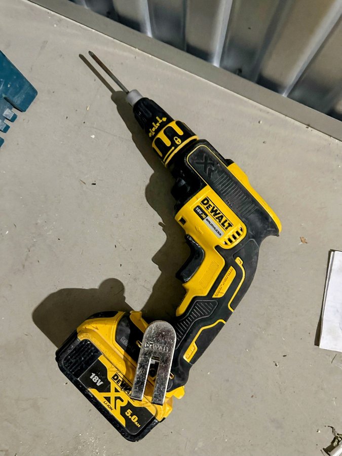 Dewalt 18V XR skruvautomat