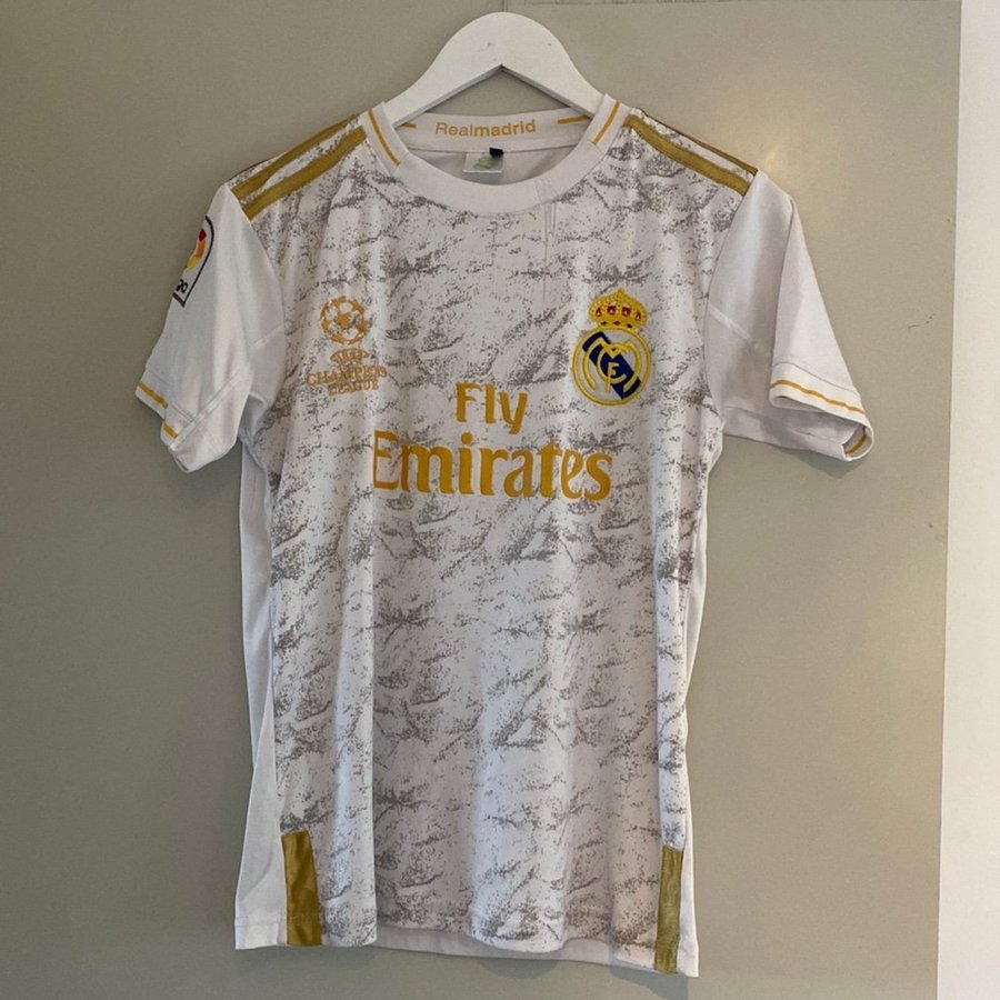 Real Madrid vit t-shirt storlek M fotbollströja