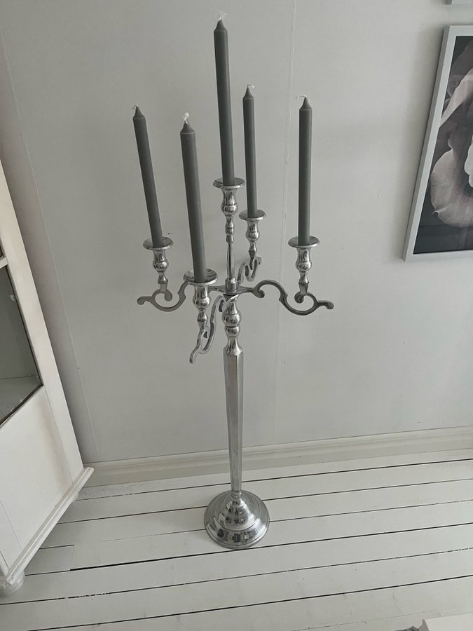 Stor silver ljusstake