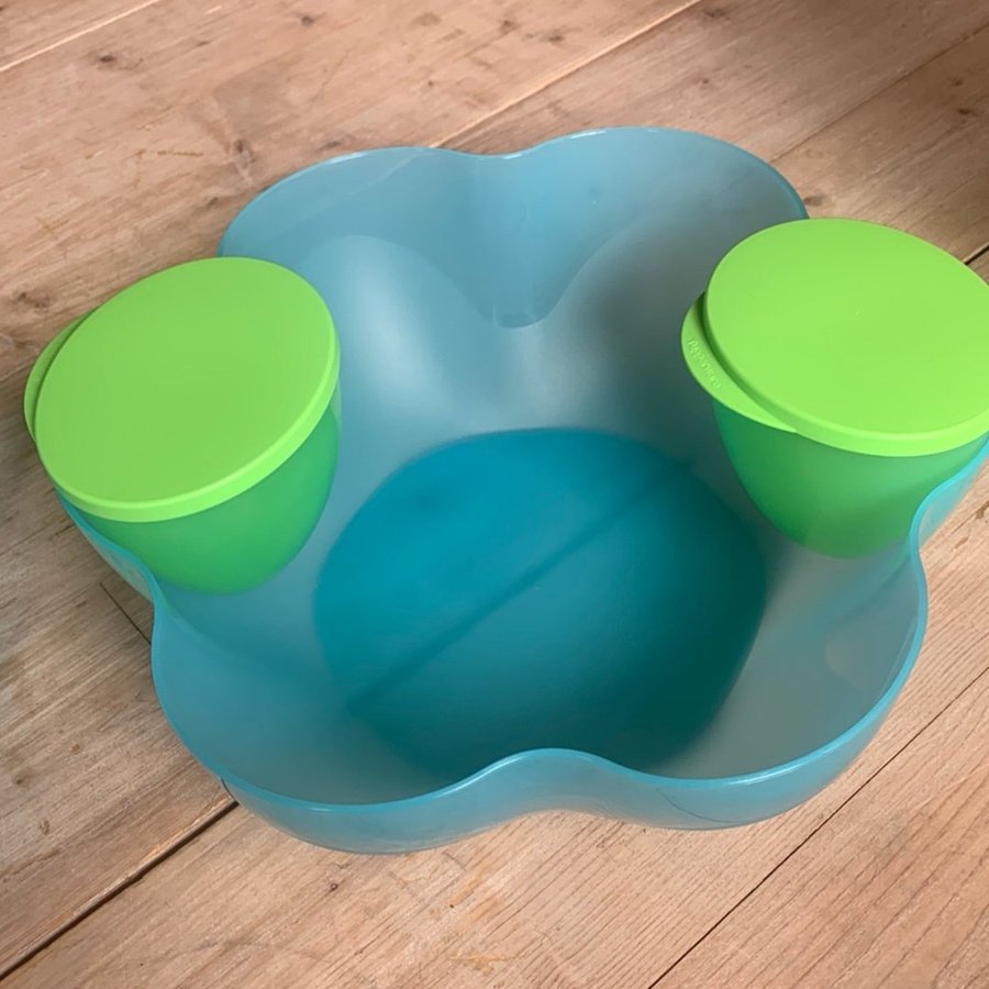 Tupperware blå chips/snacksskål och två dippskålar med lock