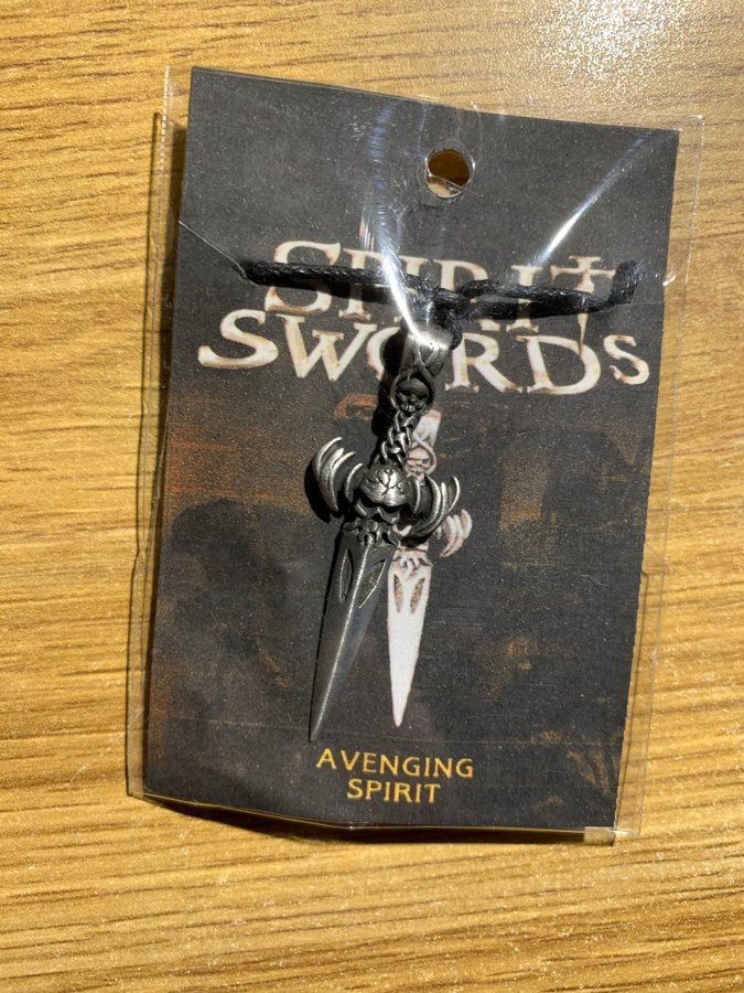 Halsband ”Sword Spirits” Avenging Spirit