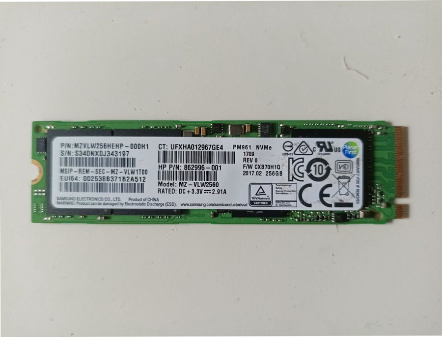 Samsung MZ-VLW2560 NVMe SSD