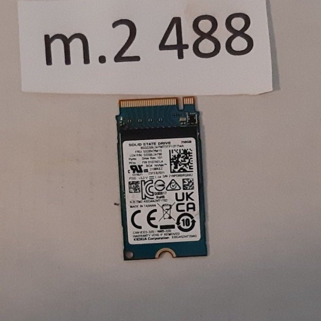 SSD  m2  256GB  NVMe  PCIe  formfaktor 2240  märke : TOSHIBA