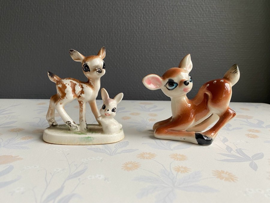 Två porslinsfigurer av rådjur Bambi