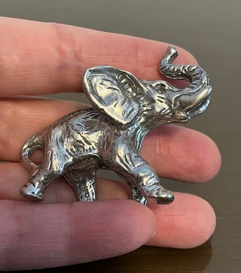 Elefant! Elephant Söt liten elefantfigur i metall Made in Sweden