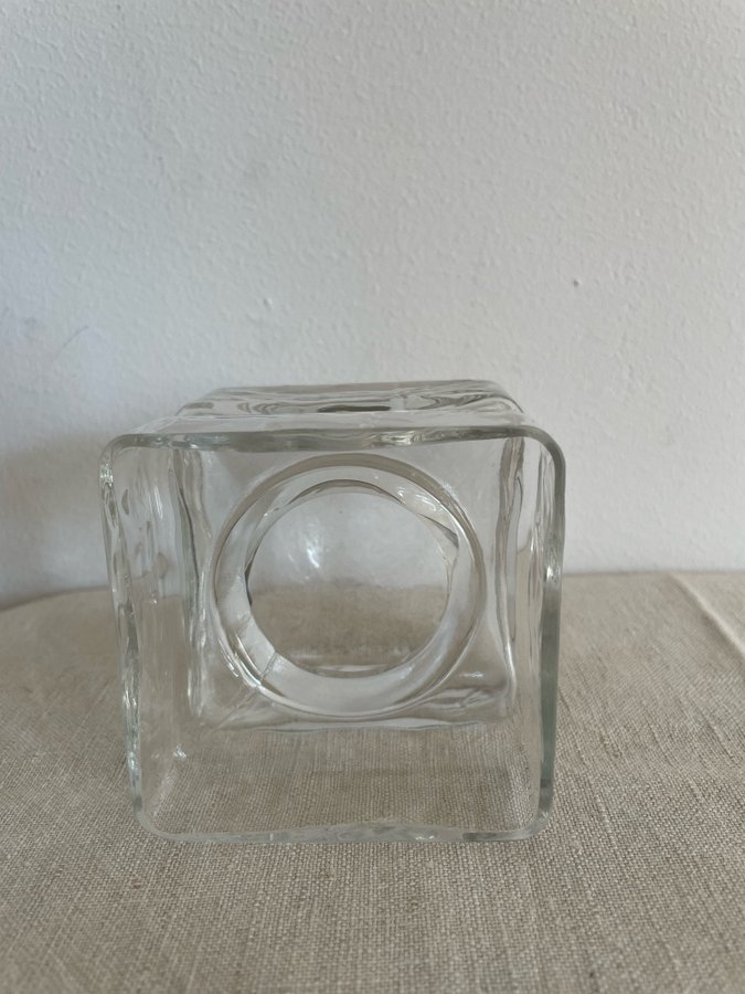 Lasi Helena Tynell designade för Riihimäen Lasi 1964/ Iittala