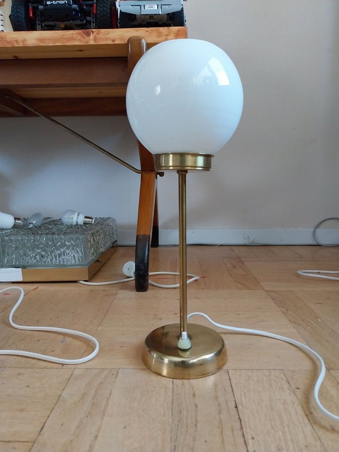 Bordslampa glas och mässing retro