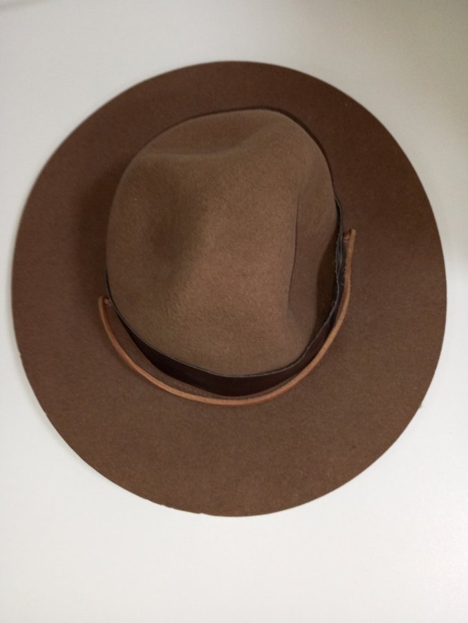 Vintage Scout Hatt Portugal 100% ull och läder detaljer storlek 57