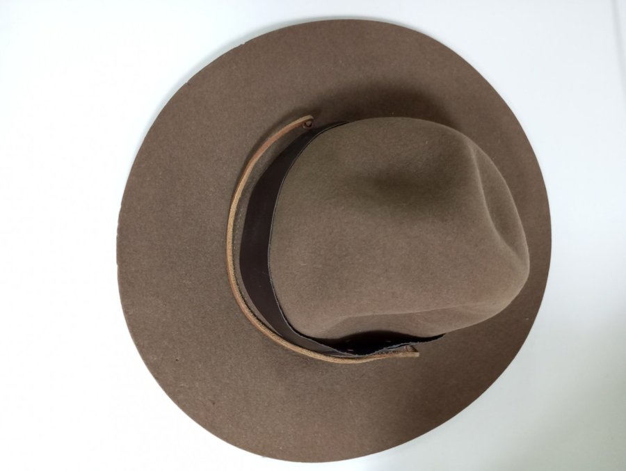 Vintage Scout Hatt Portugal 100% ull och läder detaljer storlek 57