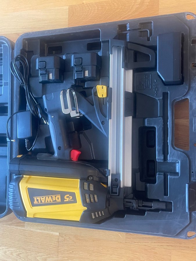 DEWALT Gasspikpistol DDF5110500