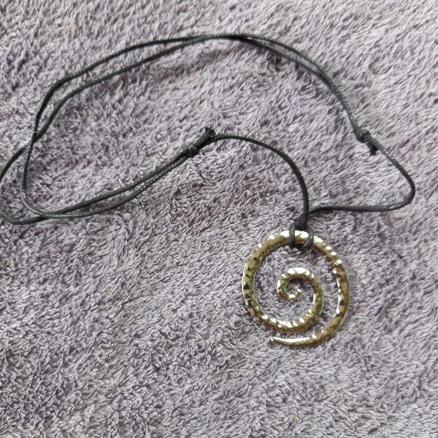 Halsband | Eternal spiral | Viking | Keltisk | Silverfärgad | Handgjord