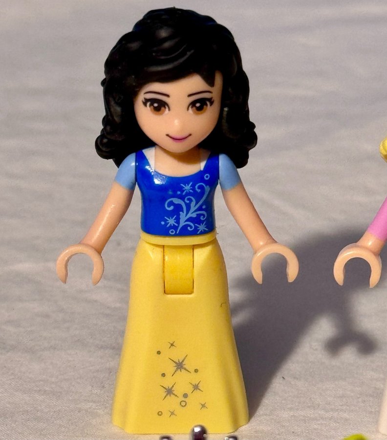 Lego Disney och Disney Princess Minifigurer, Snövit, Aurora, Moana  Tillbehör