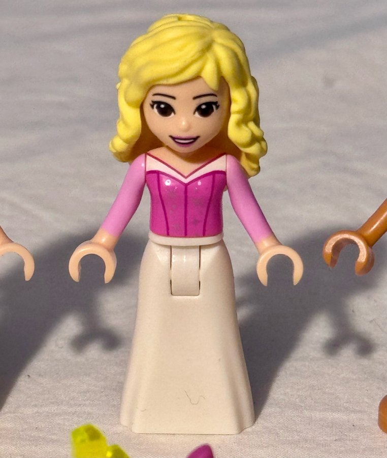 Lego Disney och Disney Princess Minifigurer, Snövit, Aurora, Moana  Tillbehör