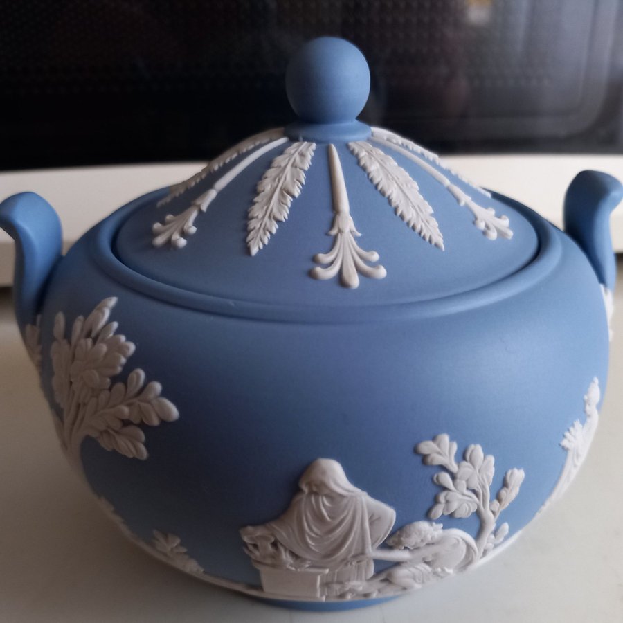 Vintage Wedgwood Jasperware Porcelain Lidded Sugar Bowl .