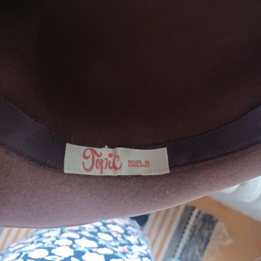 Vintage, brun rundad hatt, m brett band.