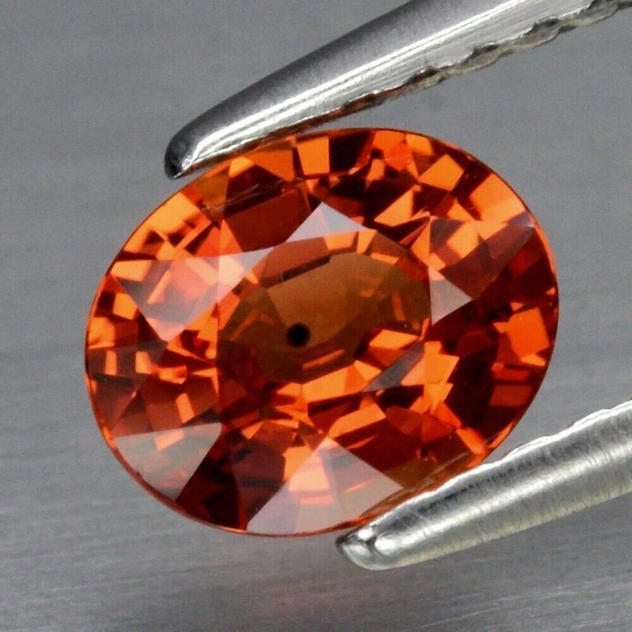 Naturel Orange Safir 0.84Ct. VVS