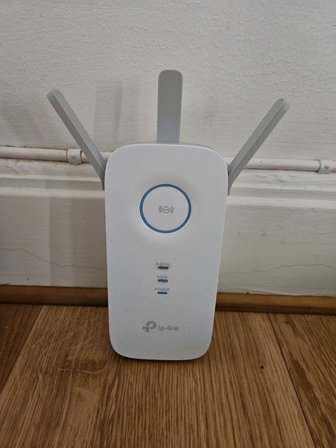 TP-Link AC1750 Wi-Fi Range Extender / Fint skick