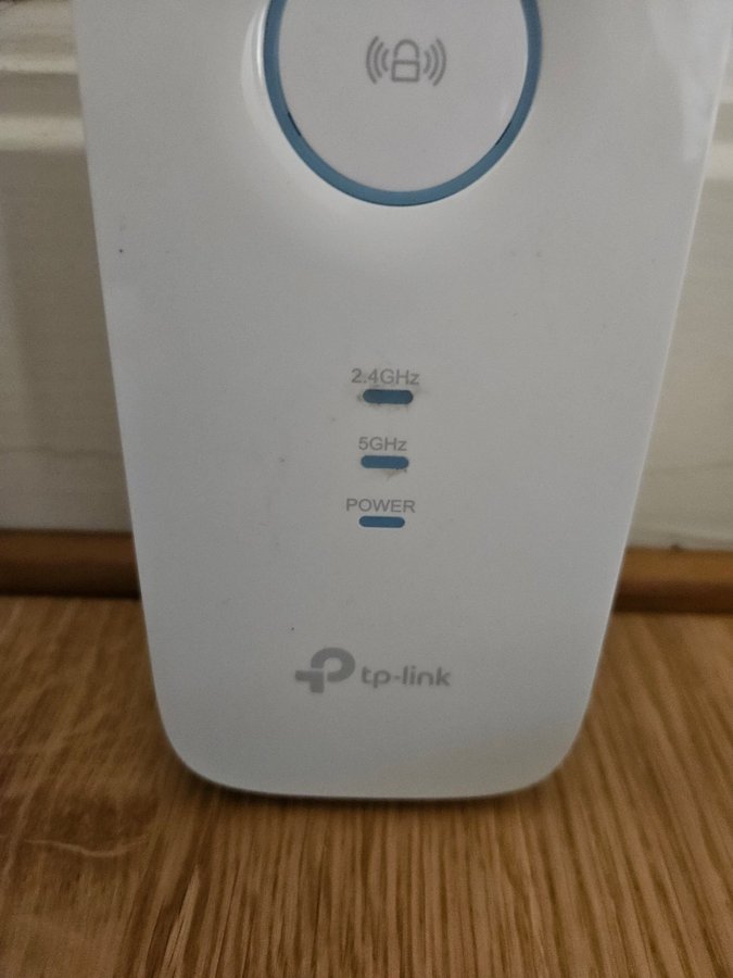 TP-Link AC1750 Wi-Fi Range Extender / Fint skick