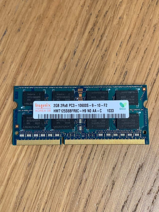 2 GB Hynix (1x2GB) DDR3 SODIMM 2Rx8 PC3-10600S 1333 MHz RAM