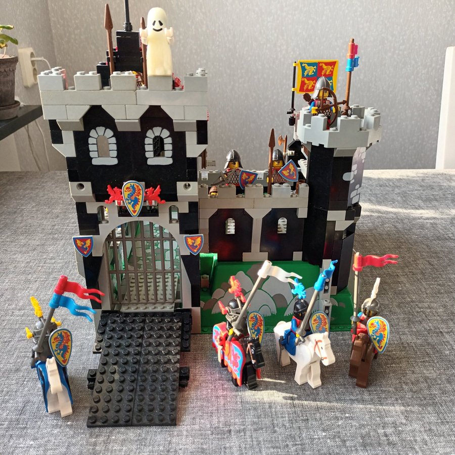 Lego 6086 - Black Knight's Castle