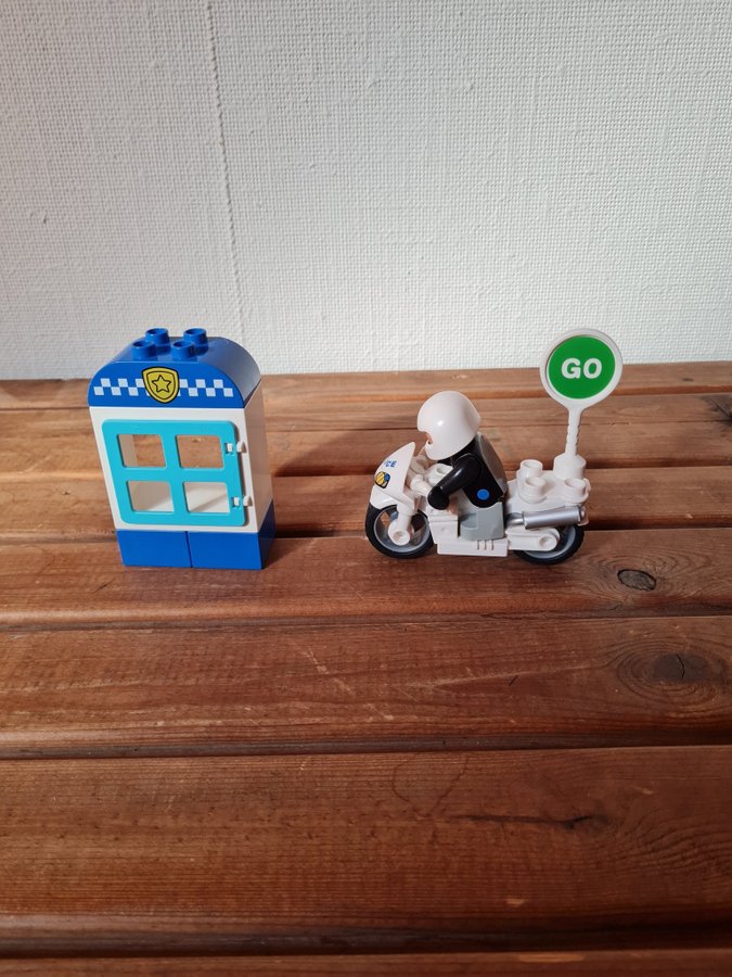 Lego Duplo Polisstation med Motorcykel