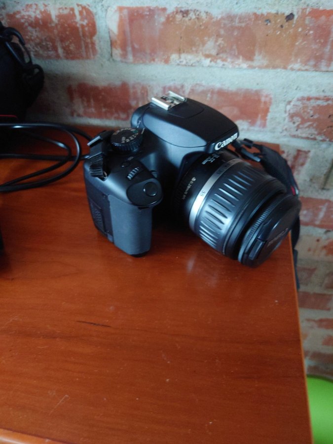 Canon EOS 1000D 10mp 4gb ram 18-55 mm objektiv