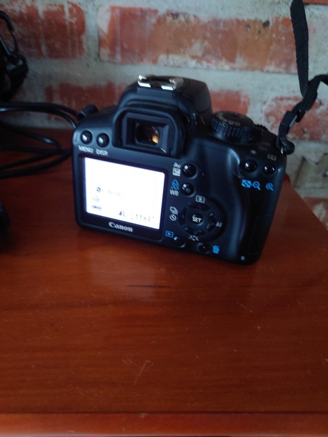 Canon EOS 1000D 10mp 4gb ram 18-55 mm objektiv