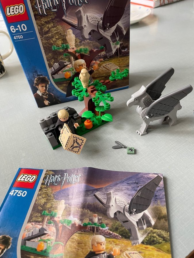 Harry Potter LEGO 4750 Draco’s encounter with Buckbeak Prisoner of Azkaban