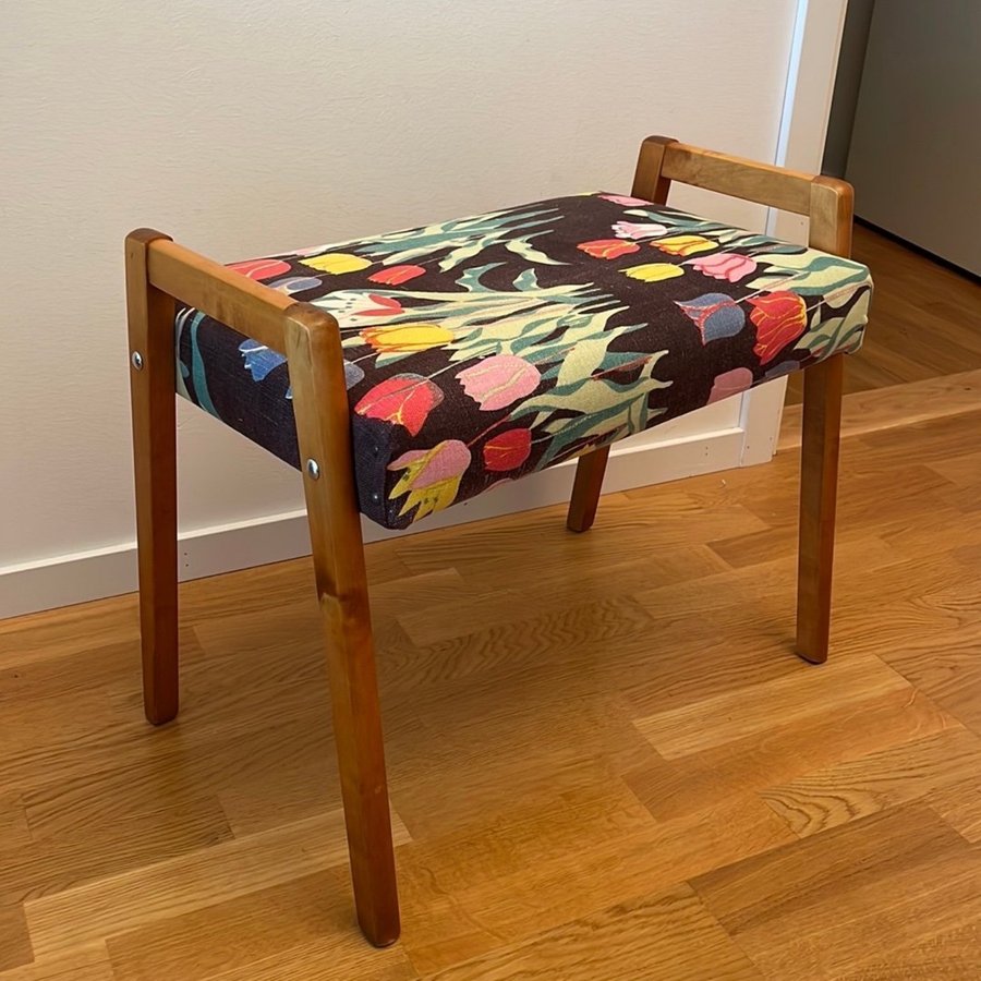 PALLPianopall Teak 1950/60-tal Textil Svenskt Tenn Josef Frank Svart Tulpaner