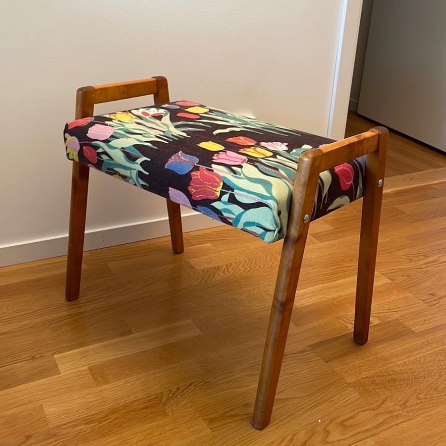 PALLPianopall Teak 1950/60-tal Textil Svenskt Tenn Josef Frank Svart Tulpaner