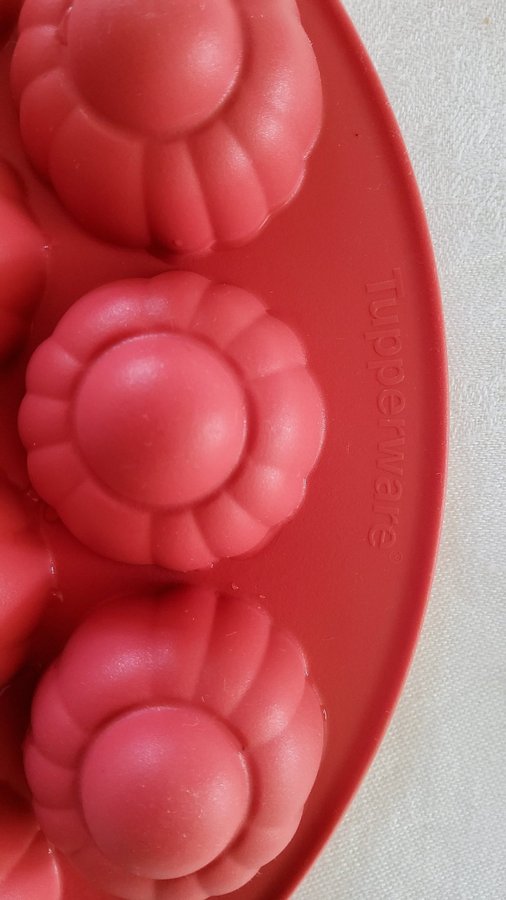 Tupperware silikonform till praliner, i fint skick!