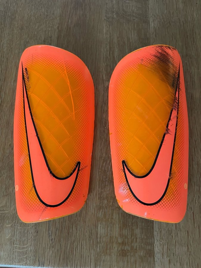 Nike Mercurial Fotbollsbenskydd