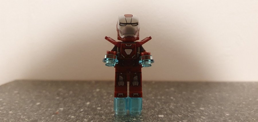 LEGO Marvel Minifigure Iron Man Silver Centurion