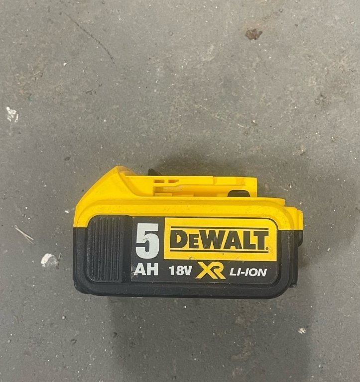 5ah Dewalt 18V XR Batteri och Laddare