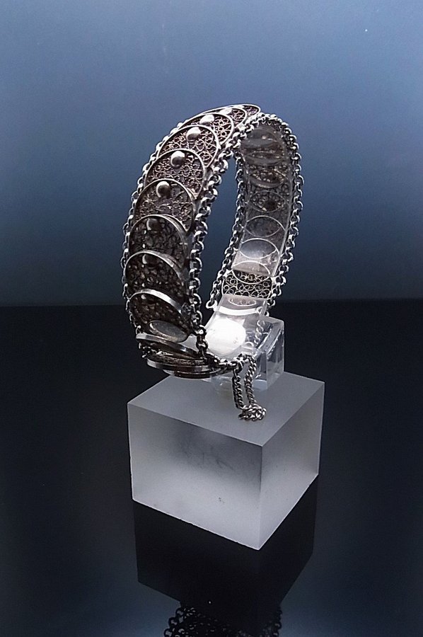 ANTIK SILVERARMBAND: NEDERLÄNDERNA från perioden 1940/1945