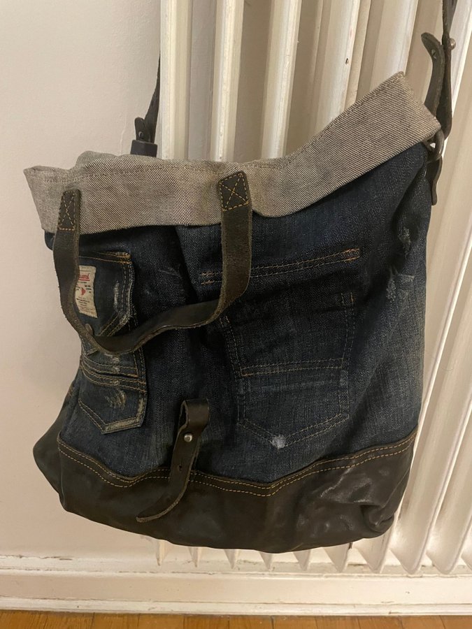 Dsquared väska i jeans och skinn