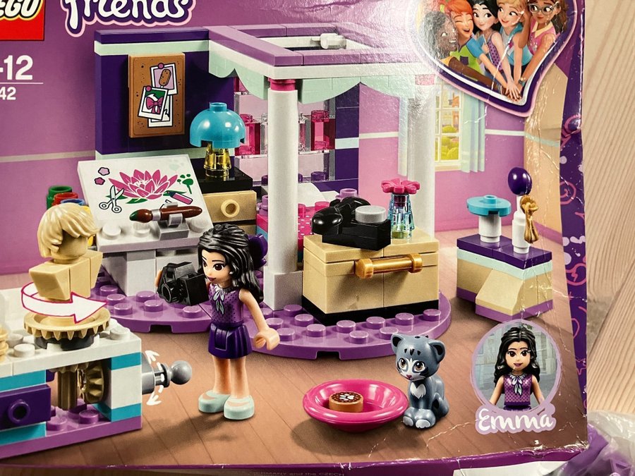 Lego friends en assessoar butik och Emmas sovrum.