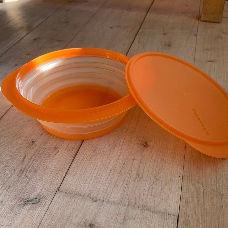 Tupperware orange miniMax 15 Liter med lock