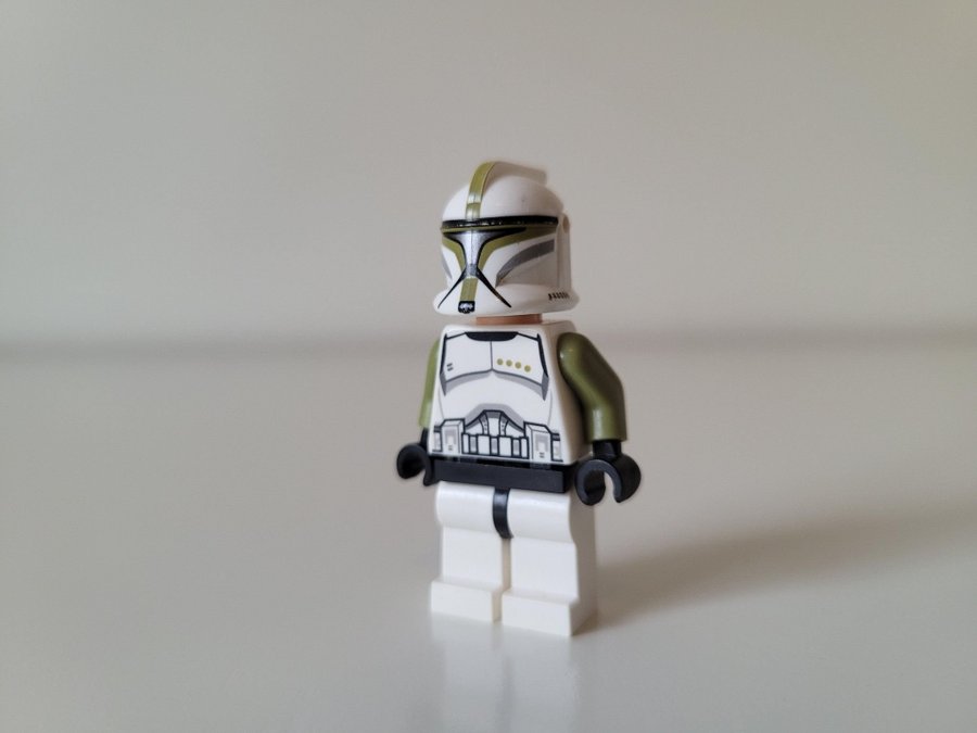 Lego - Star Wars - Clone Trooper Sergeant (Phase 1) - Scowl - sw0438 - Minifigur