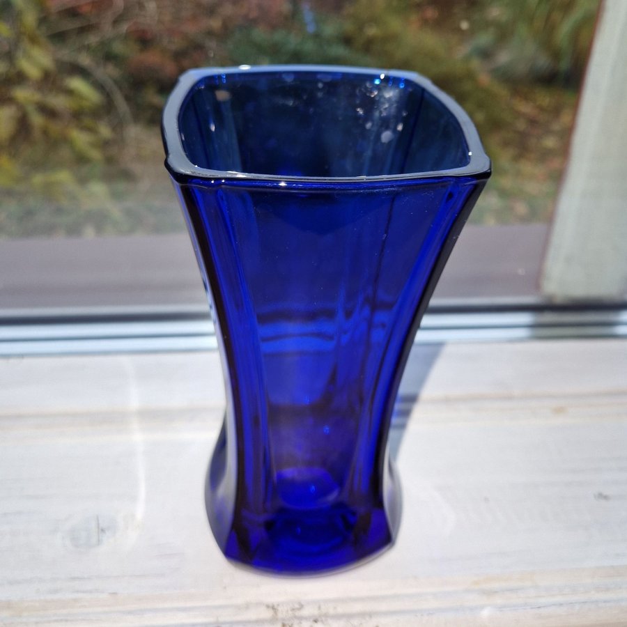 Blå glasvas, vacker, vintage