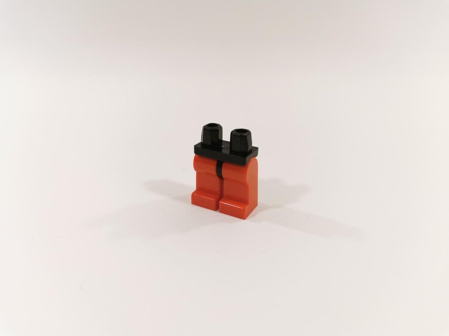 Lego - ben - hips  legs - till minifigur - 970c05 - röd/svart