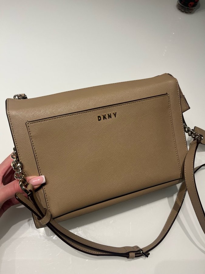 DKNY väska