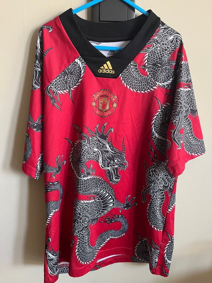 adidas Manchester United CNY , storlek 11-12Y / 152