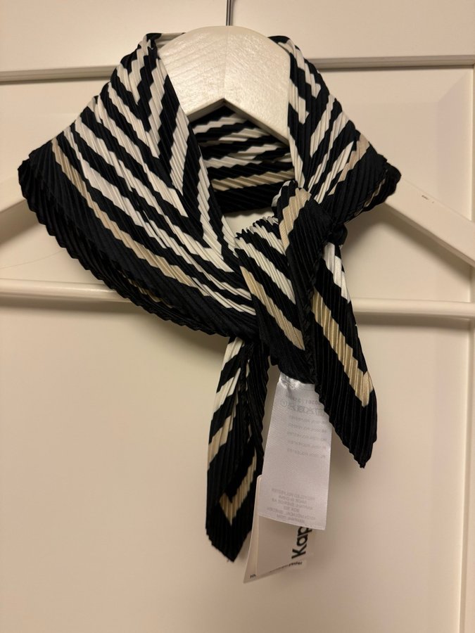 NY! ursnygg Kappahl svart vit beige randig scarf halsduk