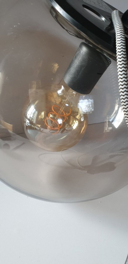 Ny bordslampa i glas FADO IKEA rökgrå höjd 25 bredd 25