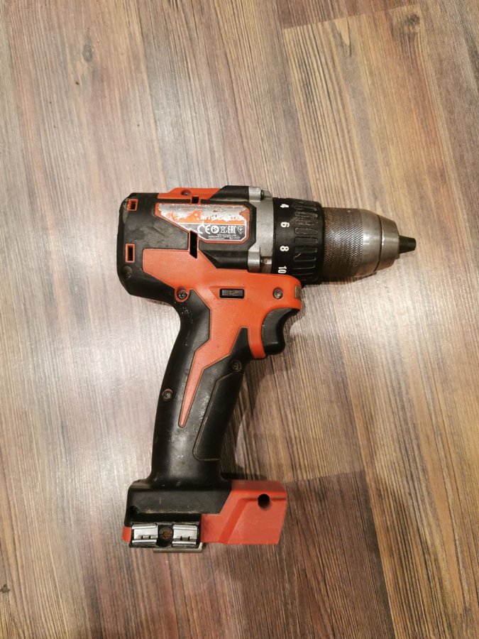 Milwaukee m18 cbldd