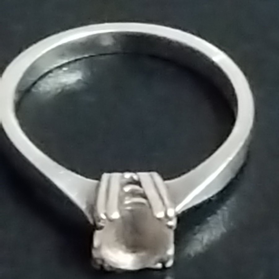 Fin vintage silver 925 ring med berg krystall.Stl 17,5 . Sverige.