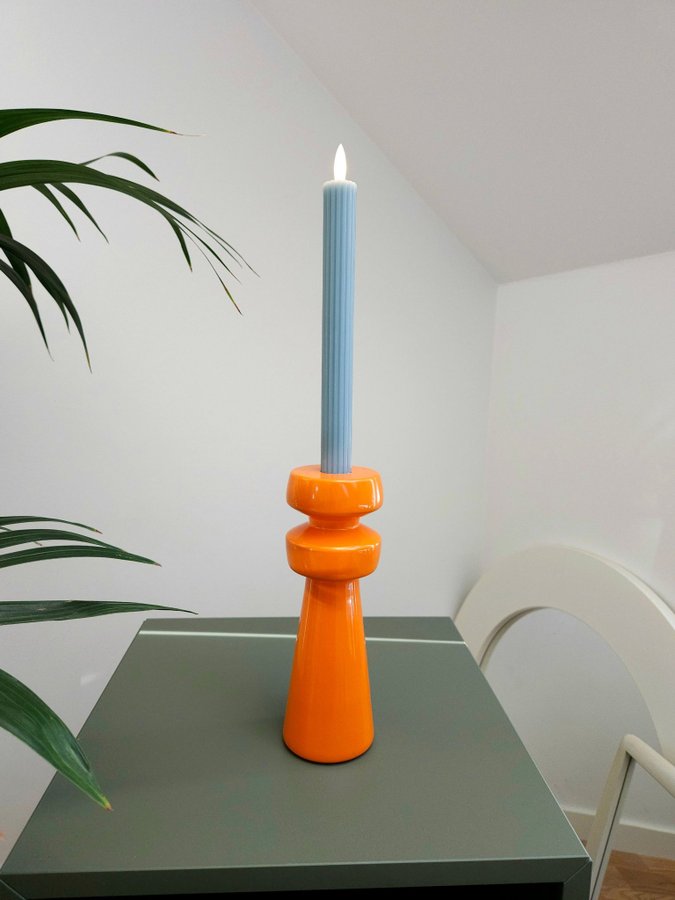 Orange ljusstake - Retrostil / Vintage - Ljushållare - 70-tal - Inredningsdetalj